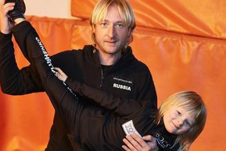 «Смотреть тяжело»: сын Плющенко испугал подписчиков своей тренировкой