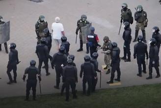 Силовики применили газ против протестующих в Минске