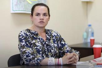 Тихановская потребовала освободить задержанных участниц протестов в Минске