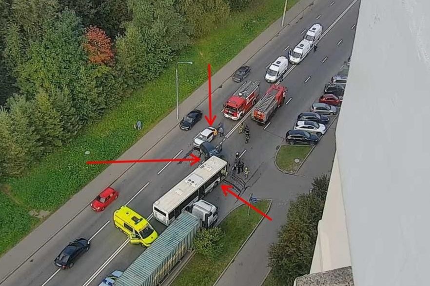 ДТП с автобусом произошло на юго-западе Москвы