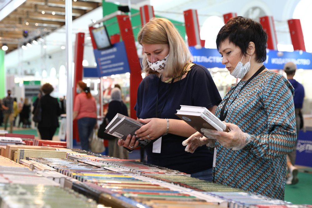 Нон-фикшен стал самым популярным жанром у российских читателей в 2020 году