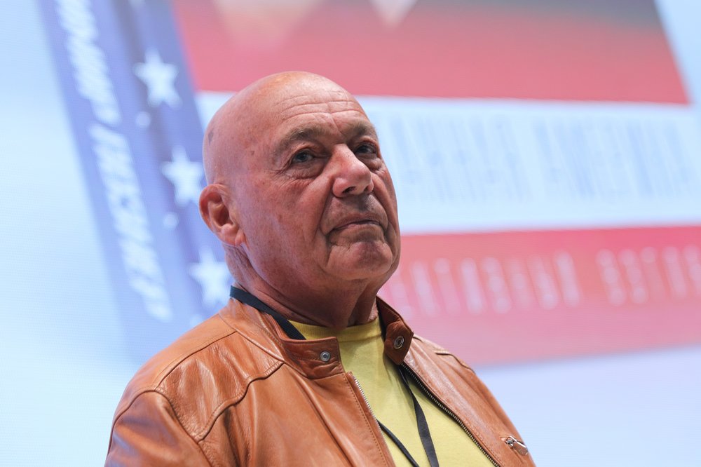 Познер объяснил нелюбовь россиян к демократии их неполноценностью и завистью