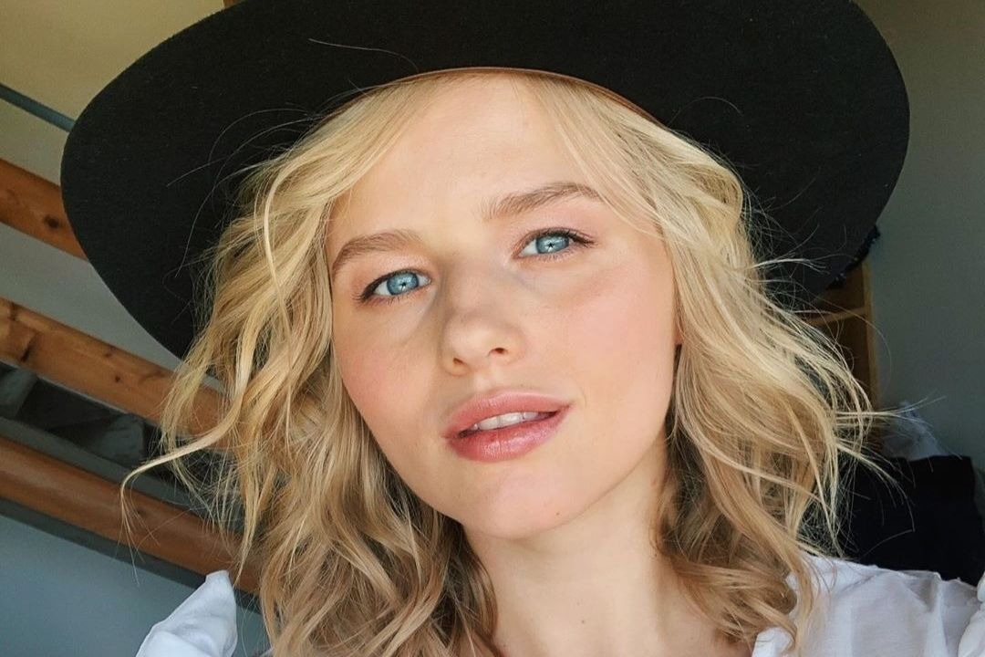 «Дал затрещину»: Саша Бортич рассказала о травле в школе