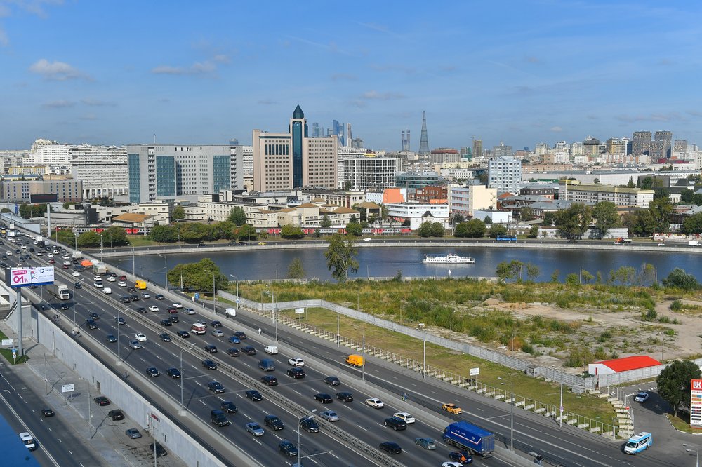 Водителей предупредили об ограничении движения на ряде столичных улиц