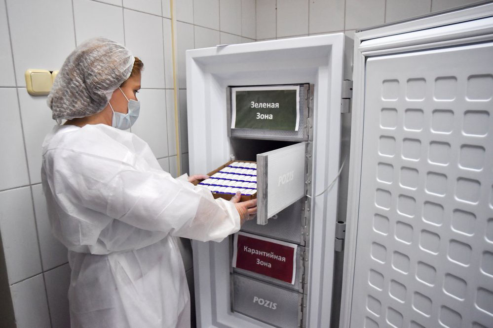 Первую партию вакцины от COVID «Спутник V» выпустили в гражданский оборот