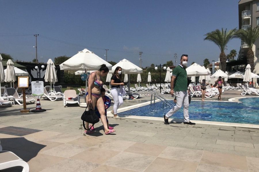 Дефицит салфеток и очереди в лифт: как отдыхается русскому туристу в Турции