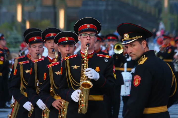 Кадеты посвятили выступление медикам на фестивале «Спасская башня»