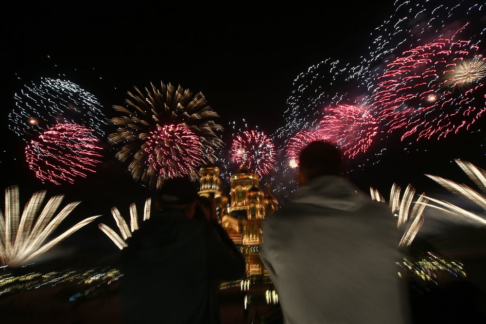 Салюты, диджеи, матрешки: как весело встретить Новый год в Москве