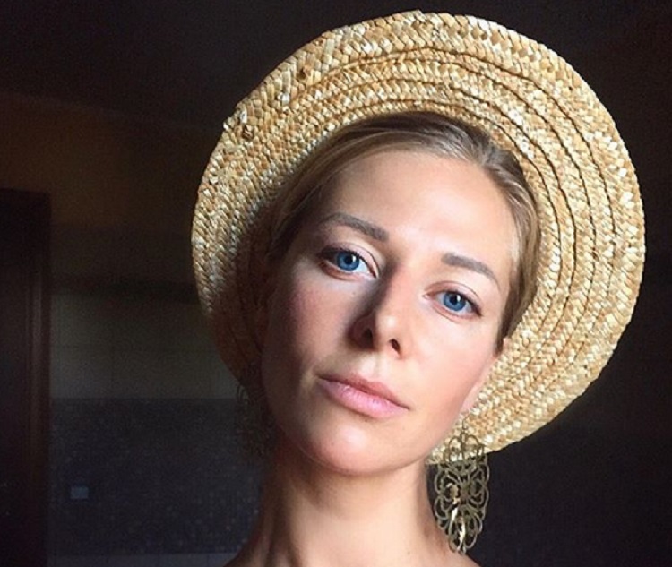 «Мой дядя самых честных правил»: племянница Ефремова попросила поддержки в день вынесения приговора