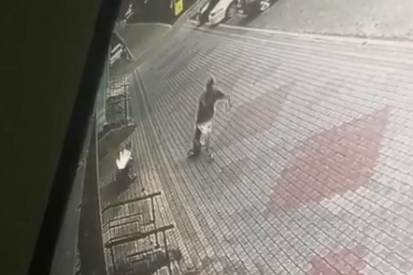 Видео с таскавшей ребенка по дороге женщиной заинтересовало полицию