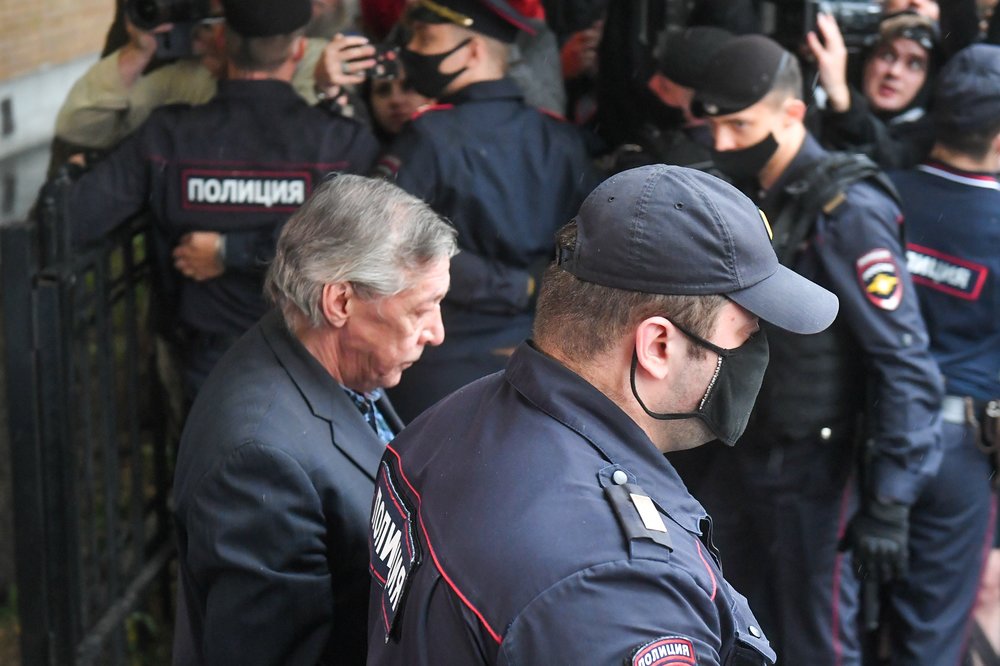 Ефремов попросил назначить ему наказание, не связанное с лишением свободы