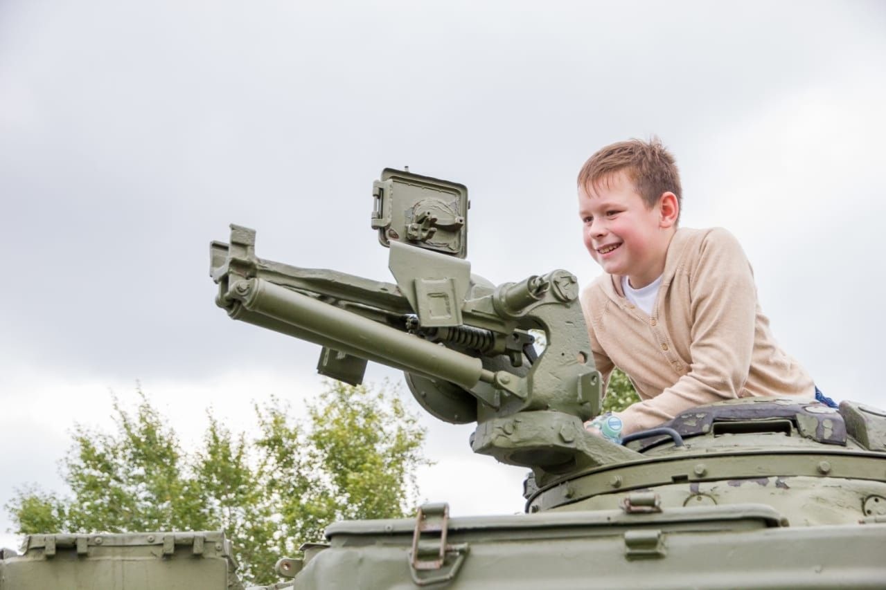 Однофамильцы знаменитых танкистов бесплатно посетят выставку Музея Победы