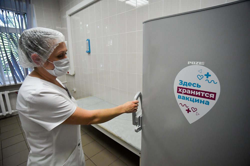 Противошоковый комплект: иммунолог рассказал об аллергии на вакцину от коронавируса