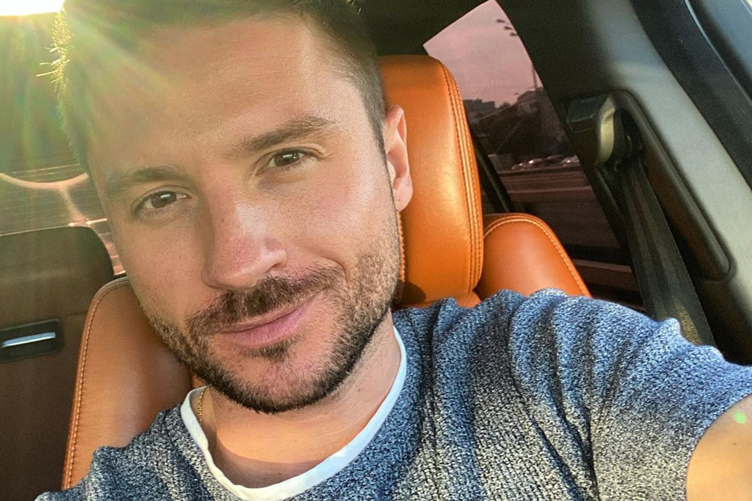 Лазарев приехал к сломавшей крестец Кудрявцевой с букетом цветов