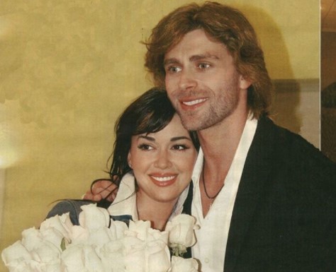 Знакомые мужа Заворотнюк рассказали, как он переживал болезнь супруги