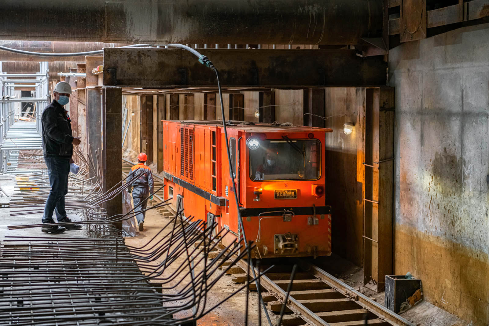 Началась отделка платформы станции БКЛ метро «Зюзино»