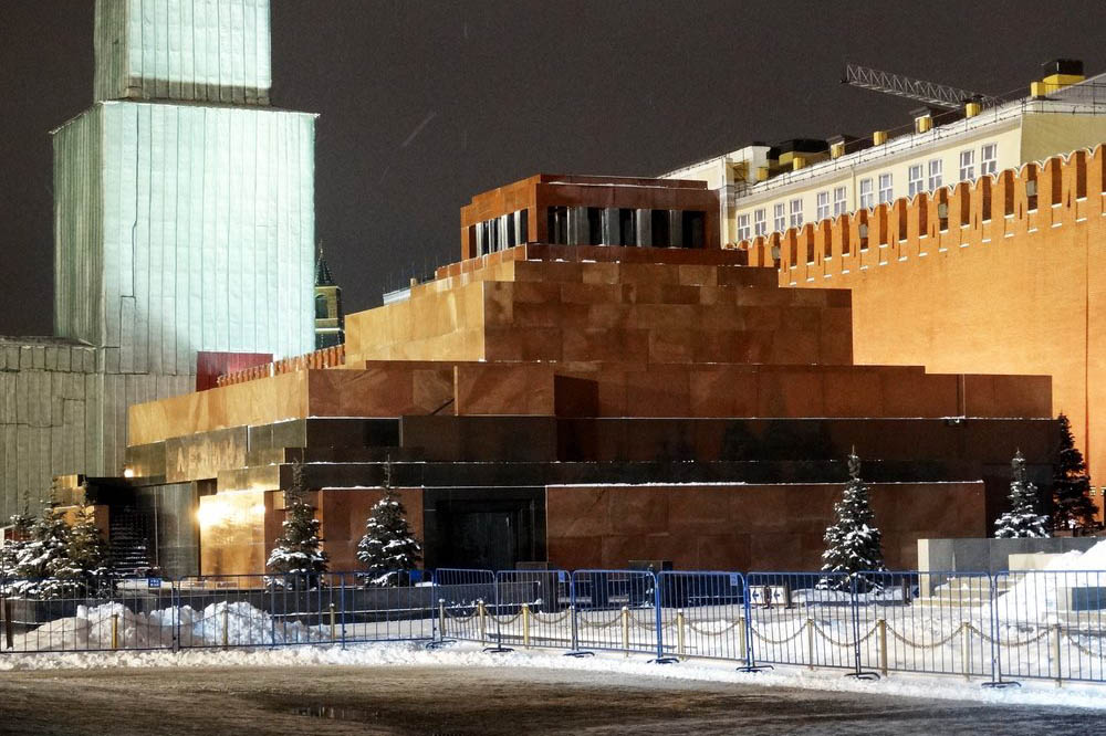 Московский некрополь и Мавзолей временно закроют для посетителей