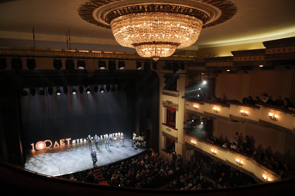 Два московских театра приостановили льготное обслуживание зрителей старше 65 лет