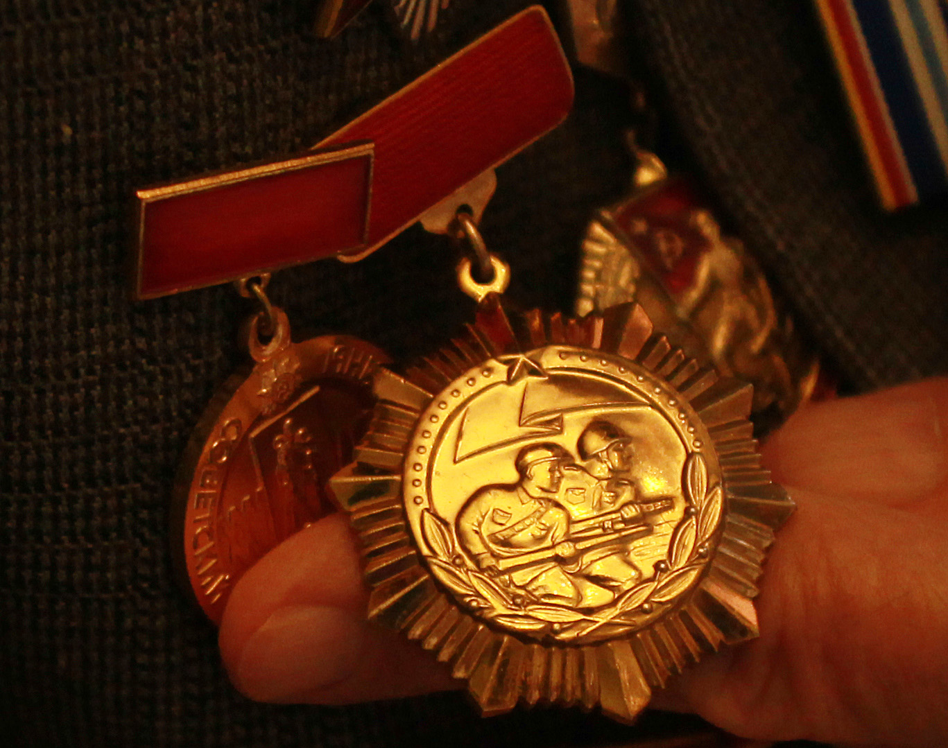 Минцифры: Ветеранам бесплатно передали свыше 52 тысяч мобильных телефонов