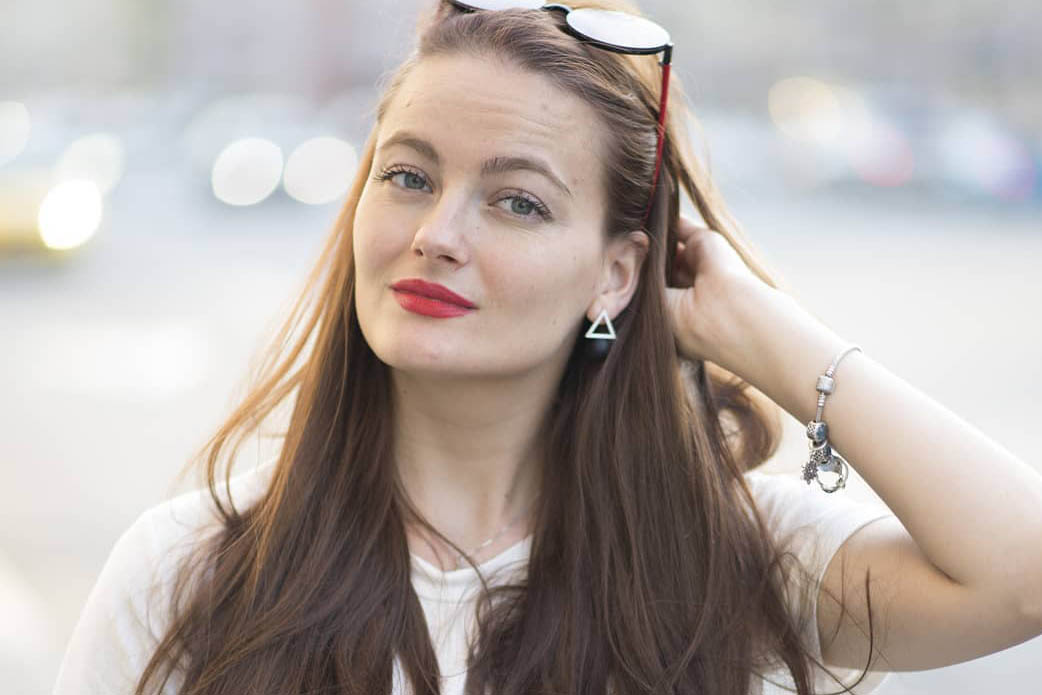 «Не зли меня»: бывшая любовница Тарзана опубликовала видеообращение с угрозами