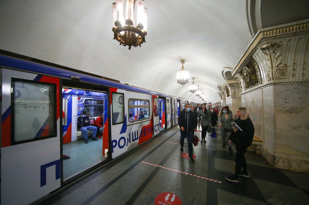 Видео конфликта пассажира и кашляющей без маски женщины появилось в Сети