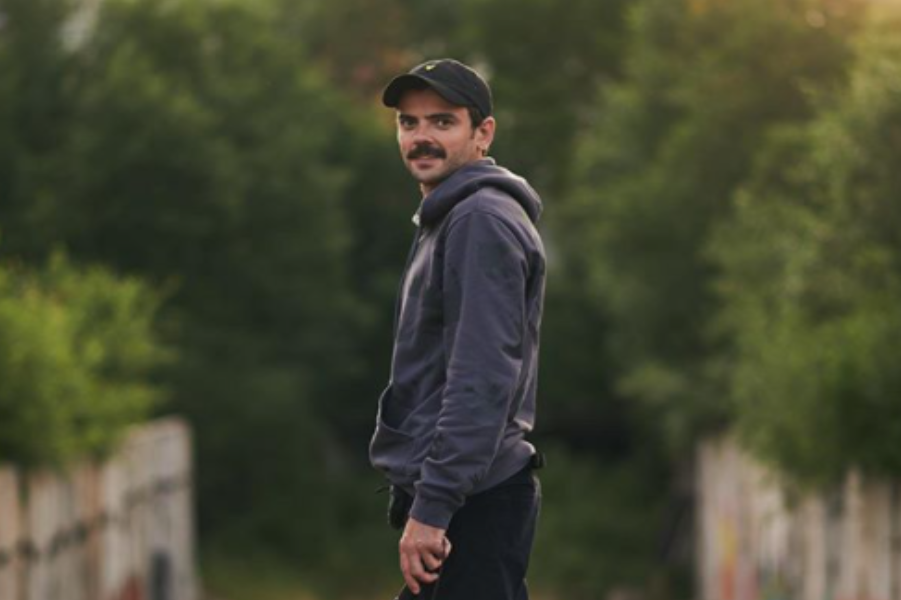 СМИ узнали о романе Антона Лапенко с коллегой по сериалу «Чики»