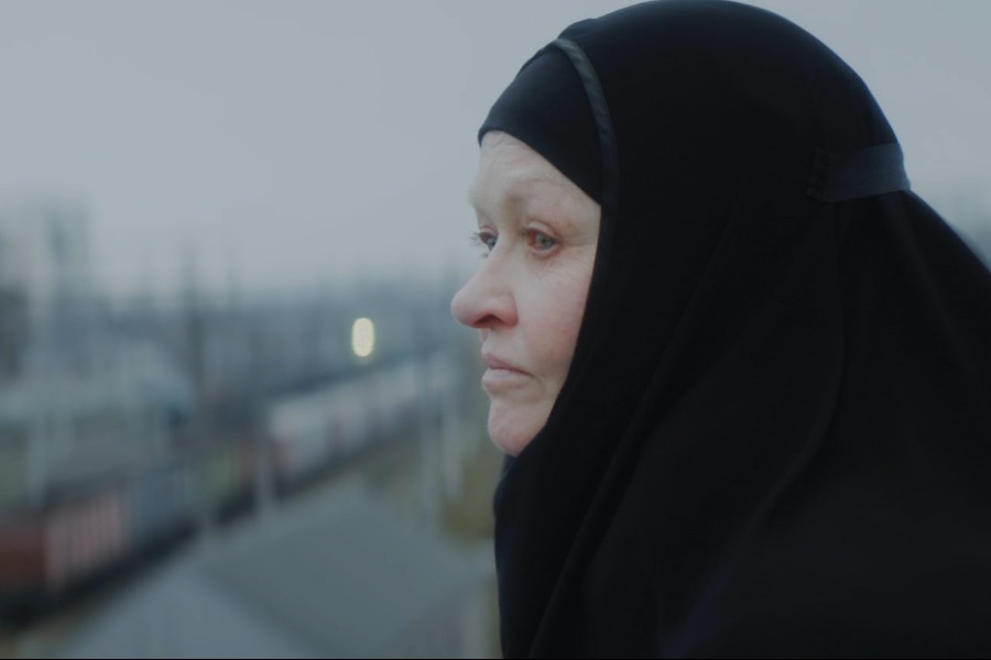 Кадр из фильма «Конференция» Ивана Твердовского, Наталья Павленкова сыграла в картине роль свидетельницы теракта на Дубровке 2002 года