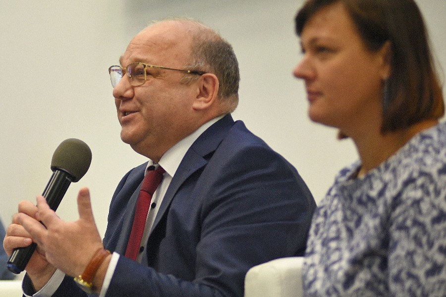 Глава Департамента национальной политики и межрегиональных связей Москвы Виталий Сучков рассказывает о реализации стратегии национальной политики в столице