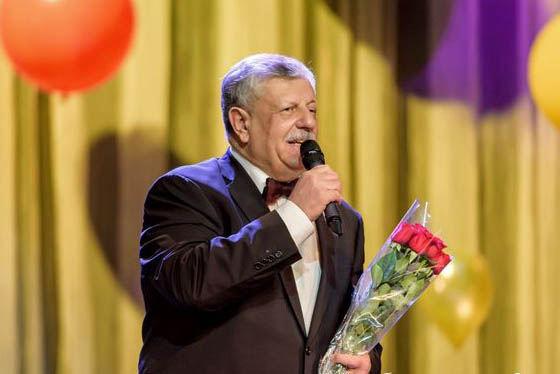 «Как будто отца потерял»: москвичи простились с телеведущим Михаилом Борисовым