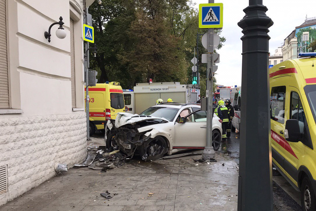 «Машину откинуло»: участник ДТП в столице поделился деталями инцидента