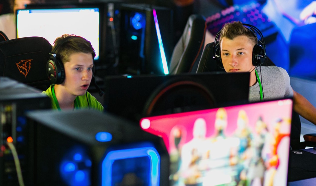 Более 20 тысяч школьников Москвы поучаствовали в турнирах по киберспорту за год