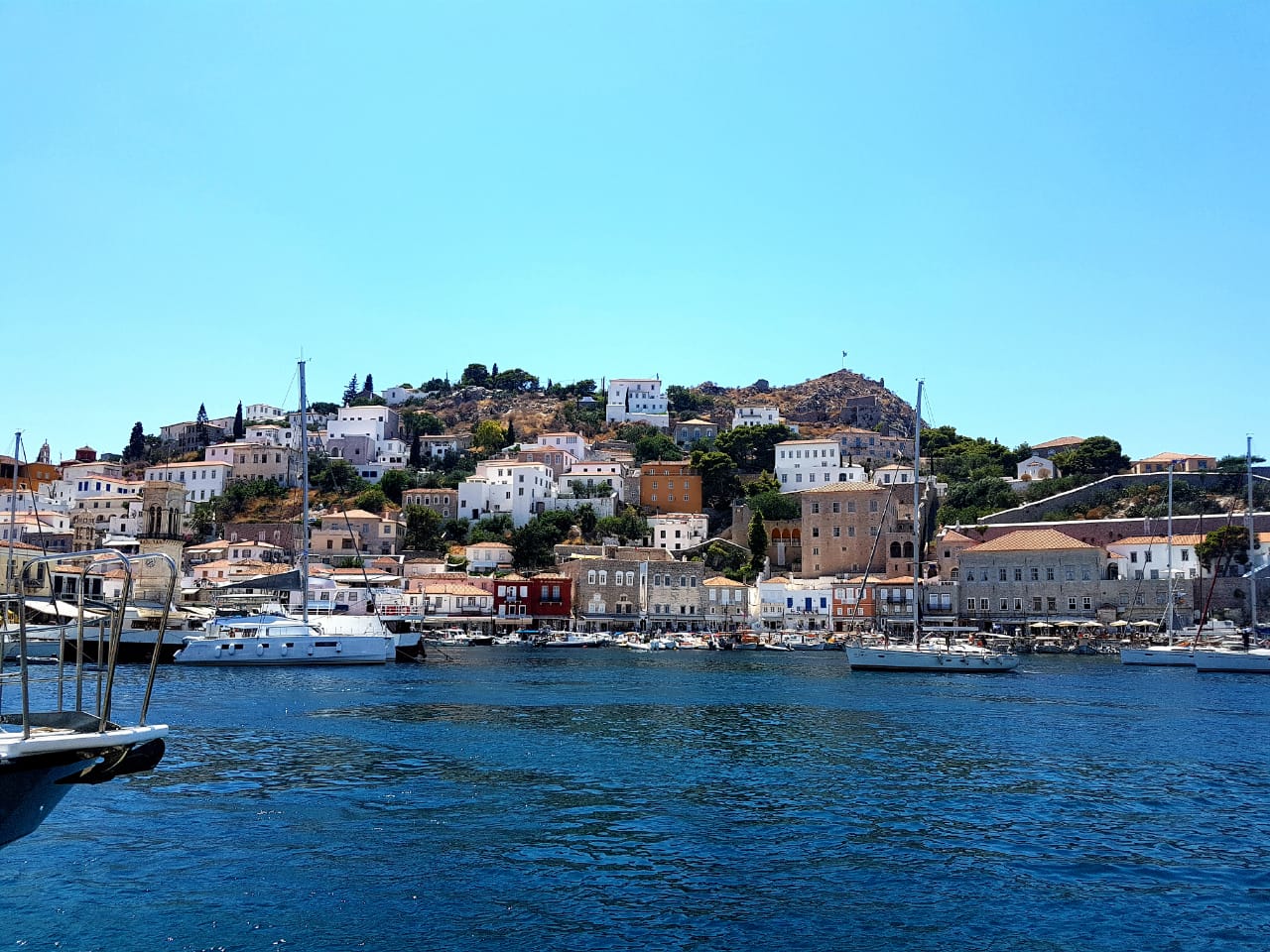 Никакого купания, только транзит: что ждет россиян в Греции