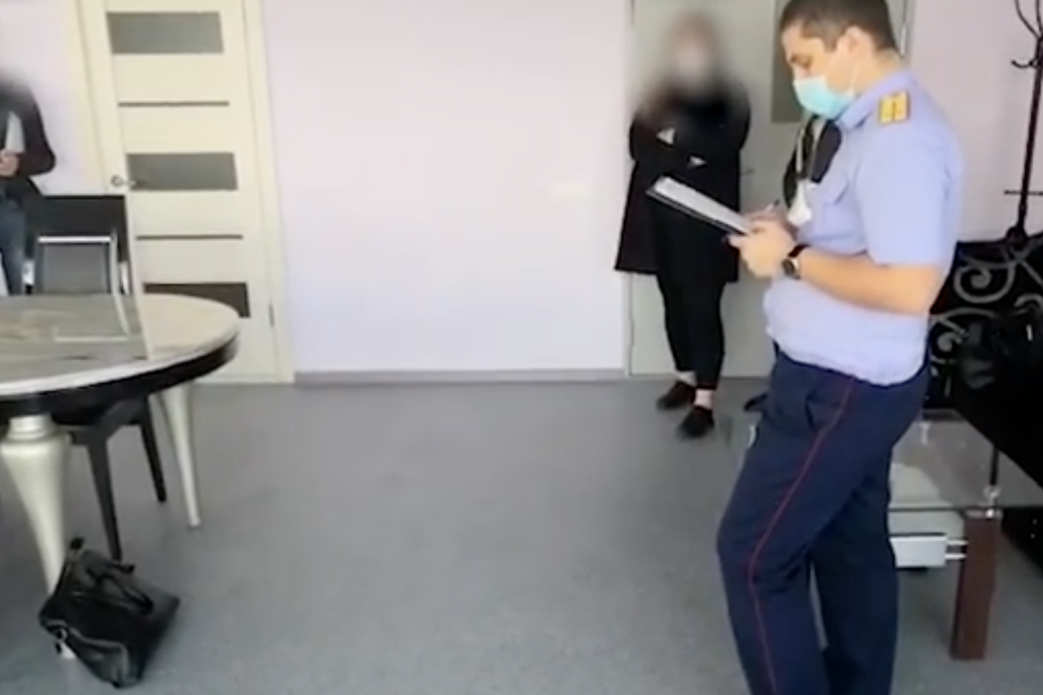 Видео обыска у сына бывшего губернатора Иркутской области опубликовал СК