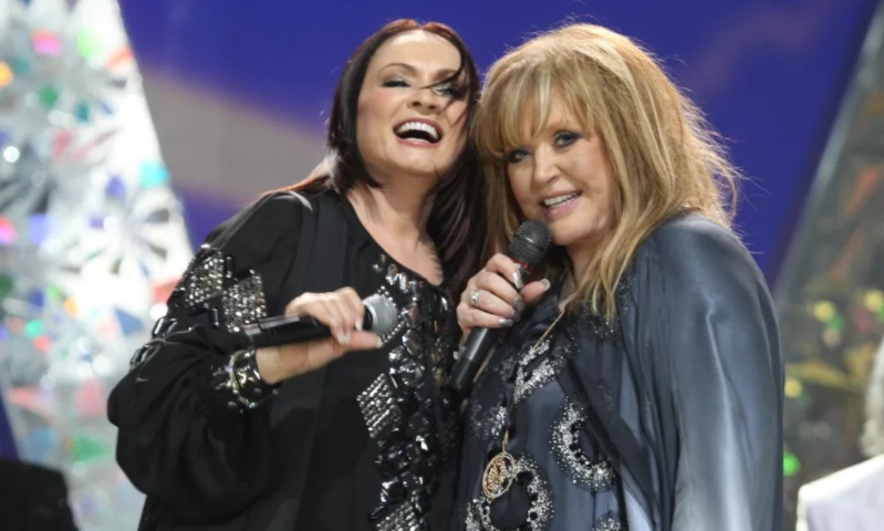 Алла Пугачева и София Ротару, по словам хирурга, не раз ложились под нож