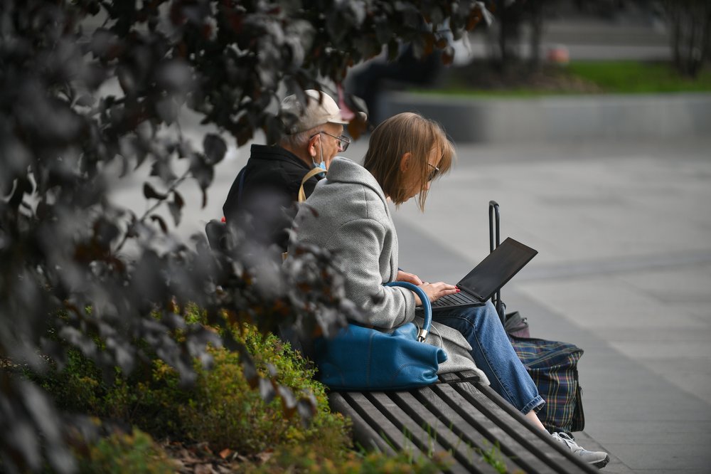 Центры госуслуг и Главархив открыли выставку о московских праздниках и фестивалях