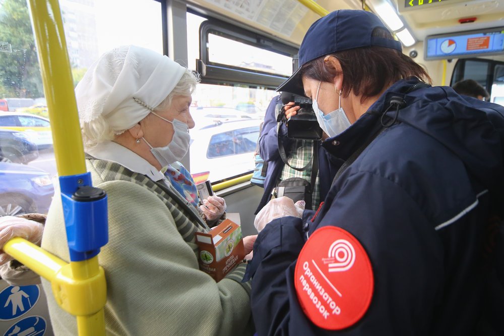 Власти Подмосковья усилят контроль за ношением масок в транспорте
