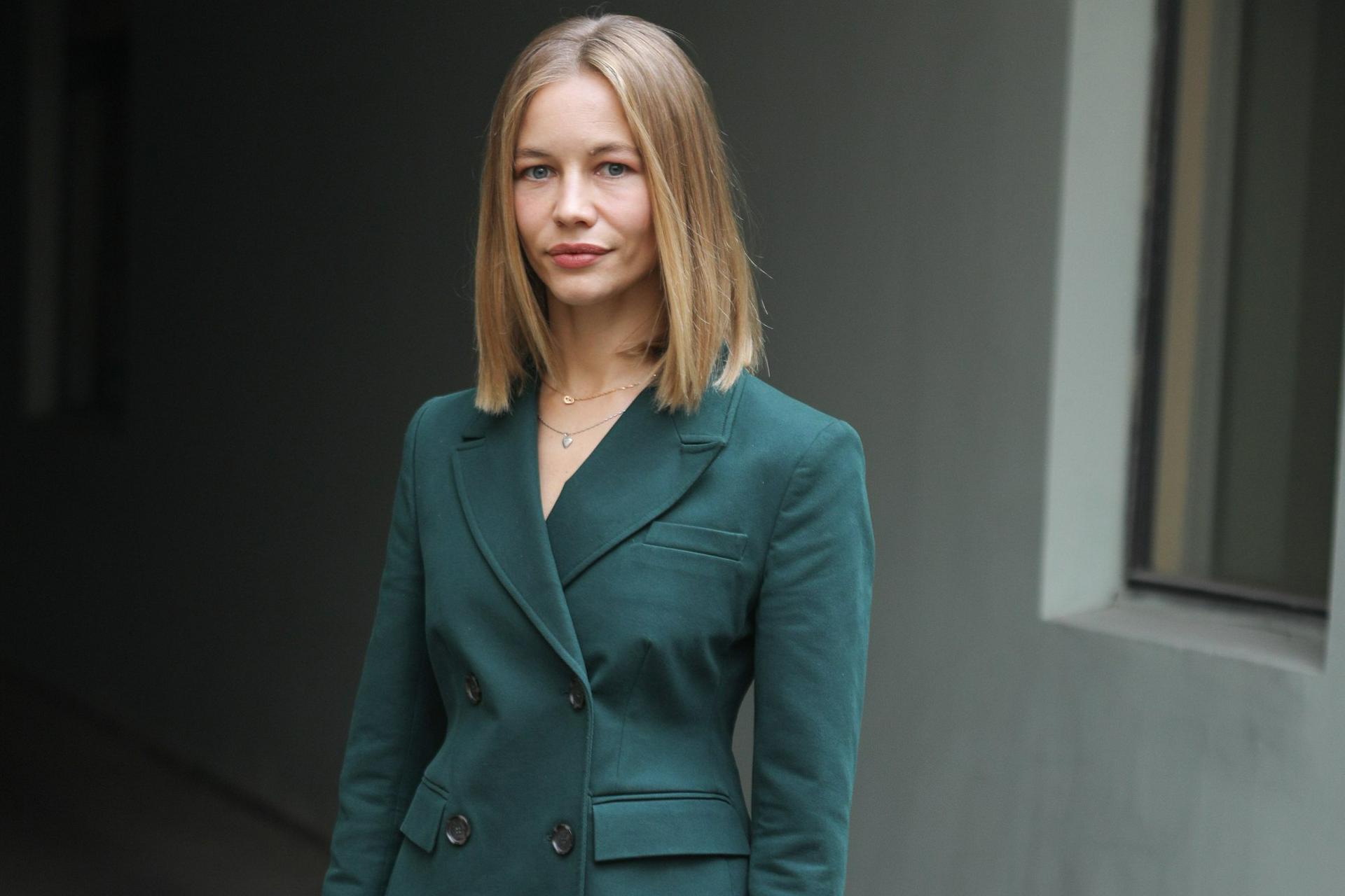 «Сначала было раздражение»: Устинова впервые рассказала о больной Альцгеймером матери