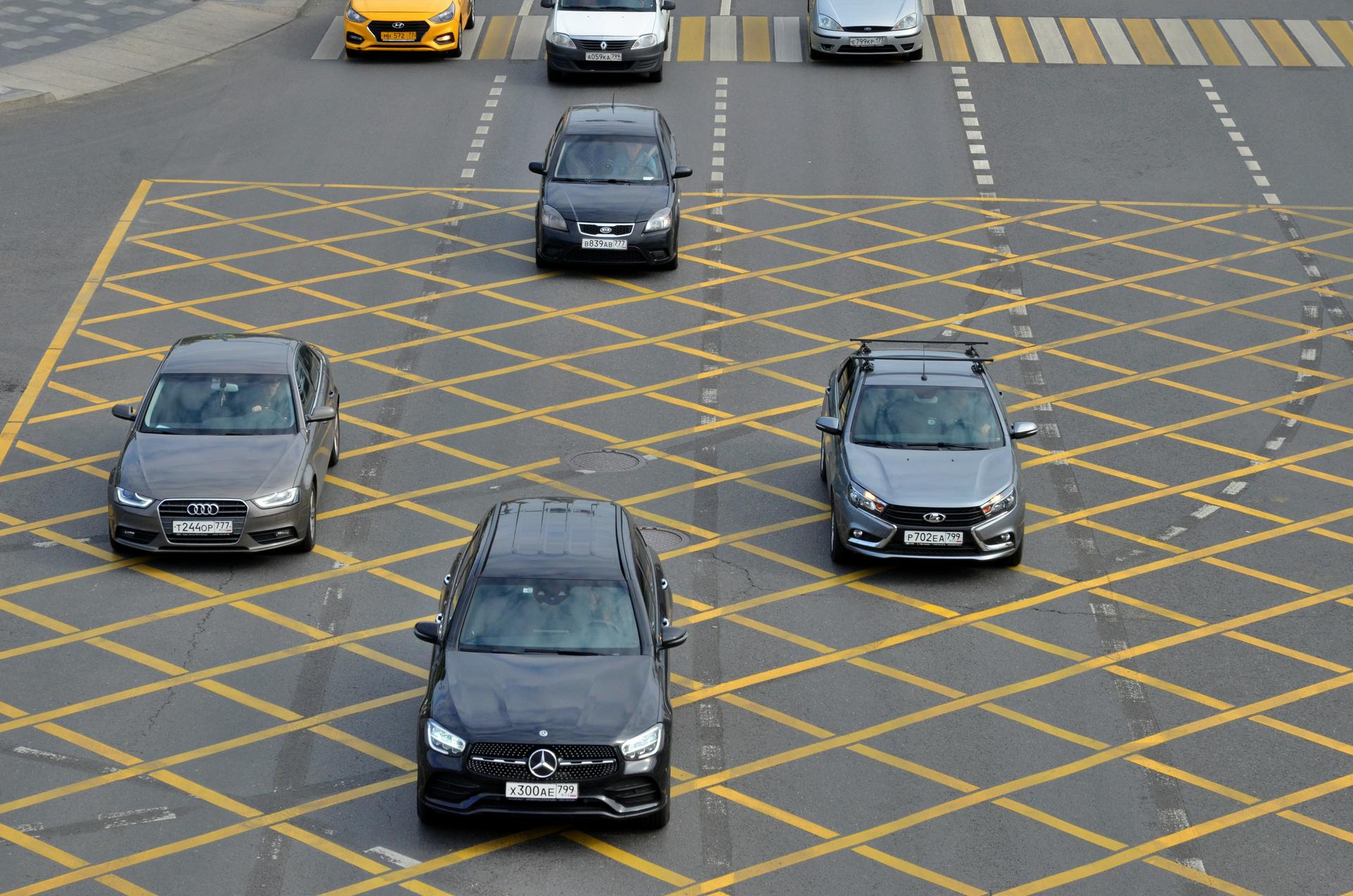 Число развязок с «вафельной» разметкой в столице превысило 200