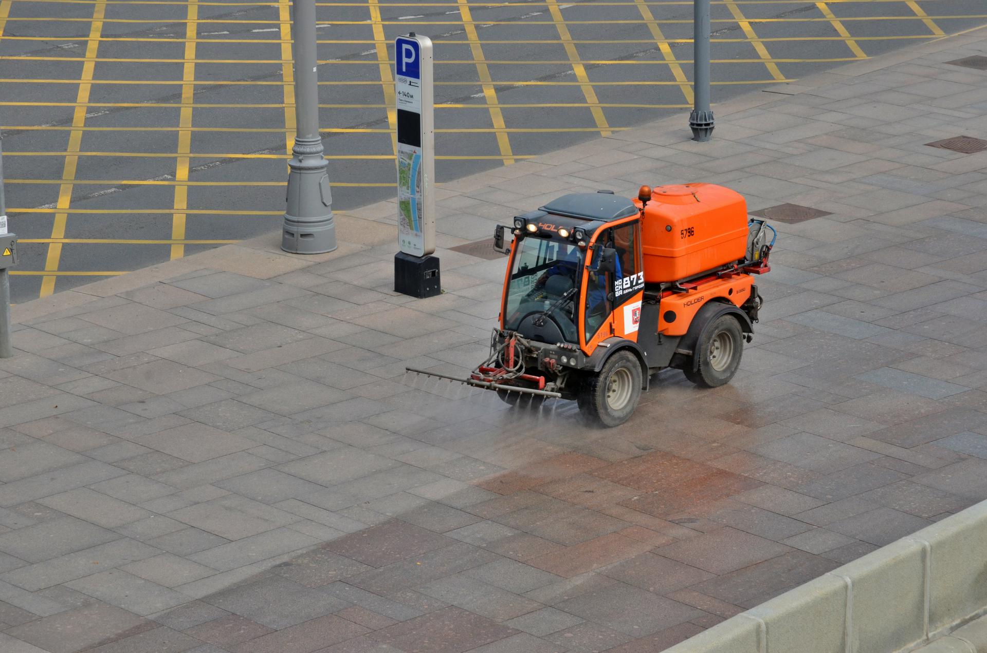 Городские службы перевели в режим повышенной готовности из-за ухудшения погоды