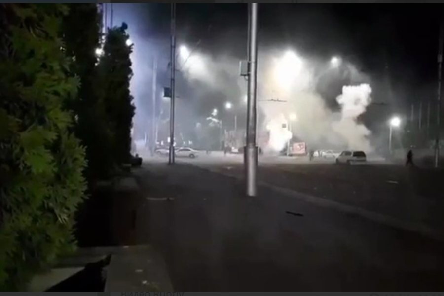 Комендантский час ввели в столице Киргизии из-за протестов