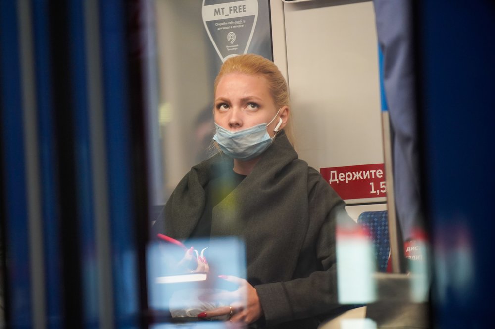 Роспотребнадзор не нашел коронавирус на поверхностях в метро Москвы