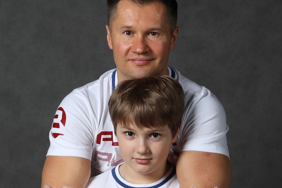 Четырехкратный олимпийский чемпион Алексей Немов с сыном
