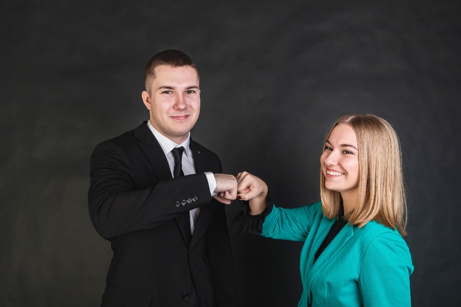 Студенты Российского университета транспорта Артем Ахмяров и Евгения Романенкова — участники олимпиады «Я — профессионал» этого года