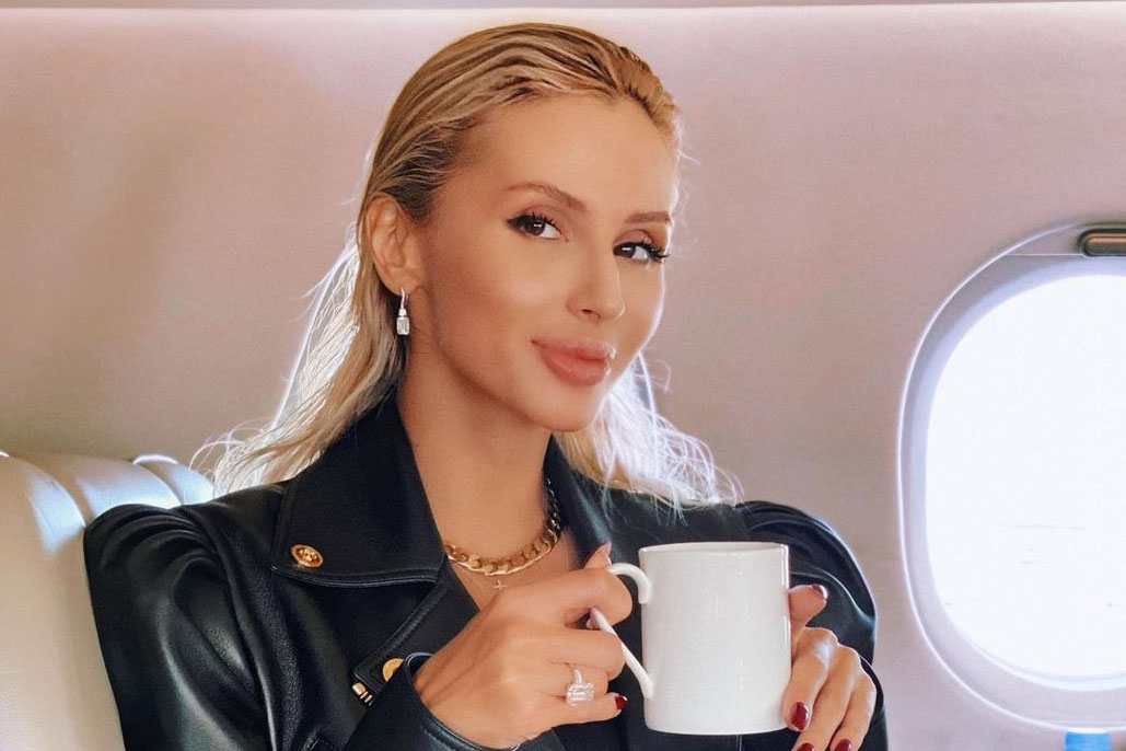 «Видал, какая рожа была»: бывший концертный директор Лободы рассказал о соперничестве певицы с Ани Лорак