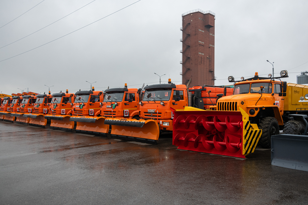 Снегоуборочную железнодорожную машину подожгли в Тюменской области