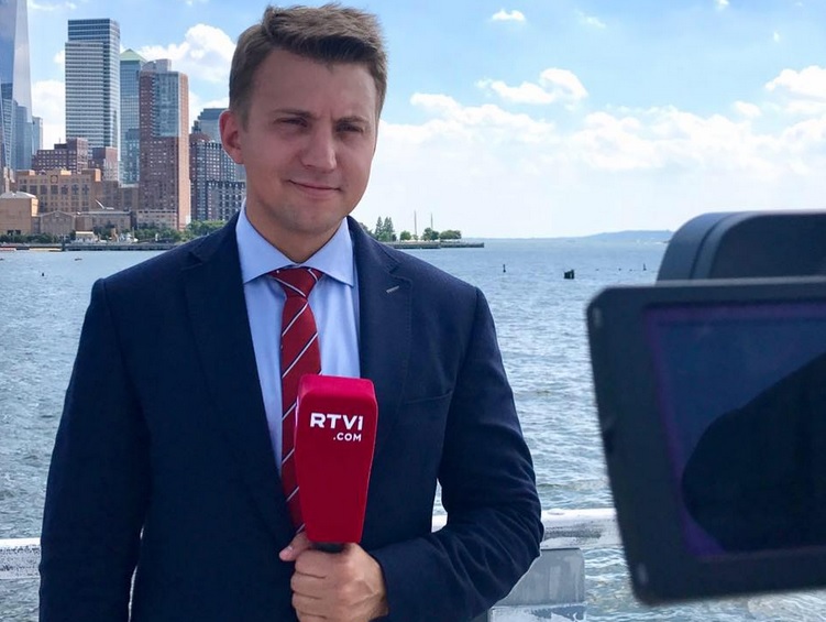 Дипломаты потребуют объяснить допрос российского журналиста в США