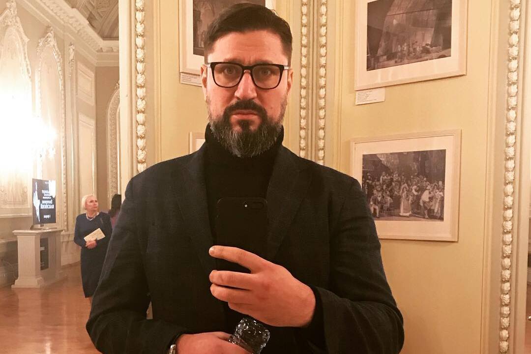 Звезда сериала «Счастливы вместе» женился в четвертый раз