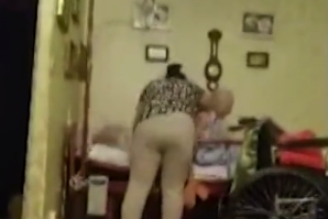 «Ты урод»: сиделка избила 90-летнюю пенсионерку и попала на видео