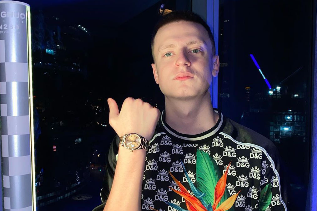 Блогера Mellstroy обвинили в порче Rolls-Royce и Ferrari на пять миллионов рублей