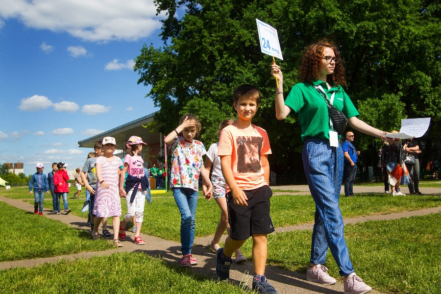 Как отправить ребенка в загородный лагерь на лето